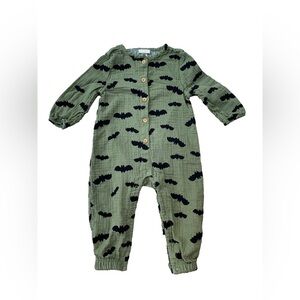 Cat & Jack Size 12 Months Halloween Bat Romper / Muslin Jumpsuit Coverall